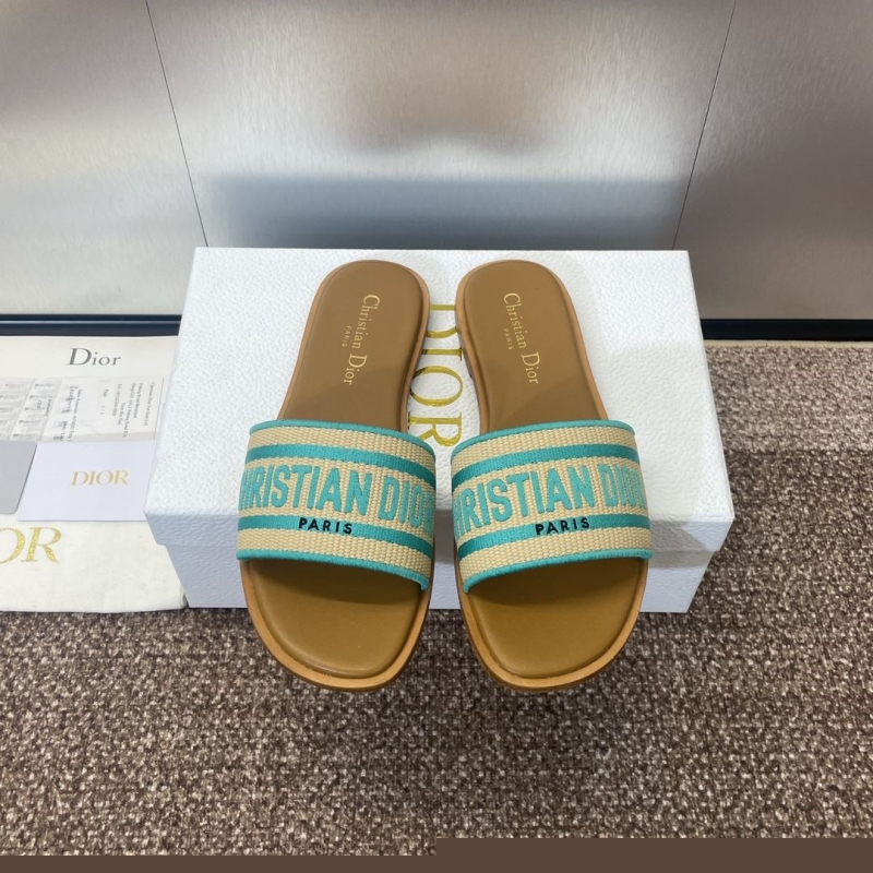 ch**an D*or slippers